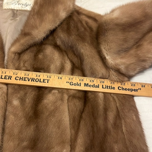 Brodys Vintage Honey Mink Bolero Jacket with Hat Pockets Winged Collar - Picture 15 of 16